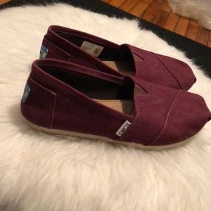 Maroon Toms